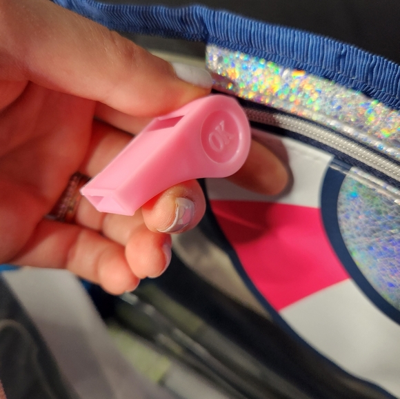 *NEW* Benefit Cosmetics 3 Piece Giftset - Picture 10 of 10